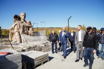 Фото: Губернатор Кузбасса оценил ход работ по строительству мемориального комплекса Героям-сибирякам в Кемерове 3