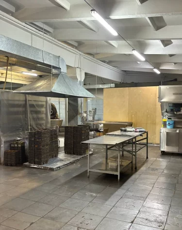 На Камчатке 34-летнему пекарю оторвало руку в тестораскаточной машине 