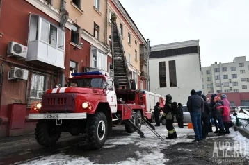 Фото: В Кемерове загорелся жилой дом 30 марта 1