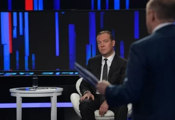 Фото: Медведев заявил, что дистанционная занятость в России нуждается в регулировании  1
