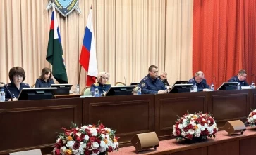 Фото: Бастрыкин провёл личный приём сирот из Кузбасса 2