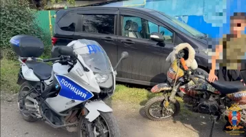Фото: В Новокузнецке остановили питбайк, которым управлял 13-летний мальчик 1