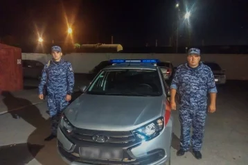 Фото: В Кузбассе росгвардейцы вернули матери 2 мальчиков 4 и 8 лет 1