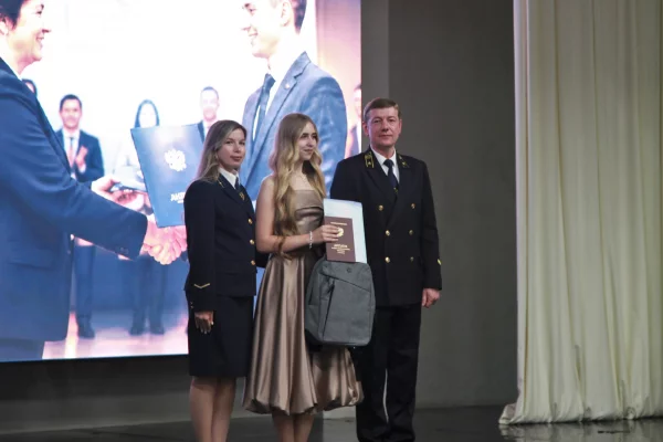 Горняки «СУЭК-Кузбасс» поздравили выпускников подшефных техникумов