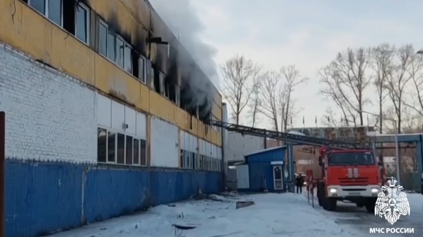 Стали известны детали пожара в мыловаренном цехе, складе и гараже в Новокузнецке