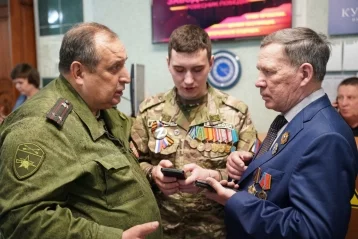 Фото: Дмитрий Анисимов поздравил Заводский район Кемерова с 80-летием 3