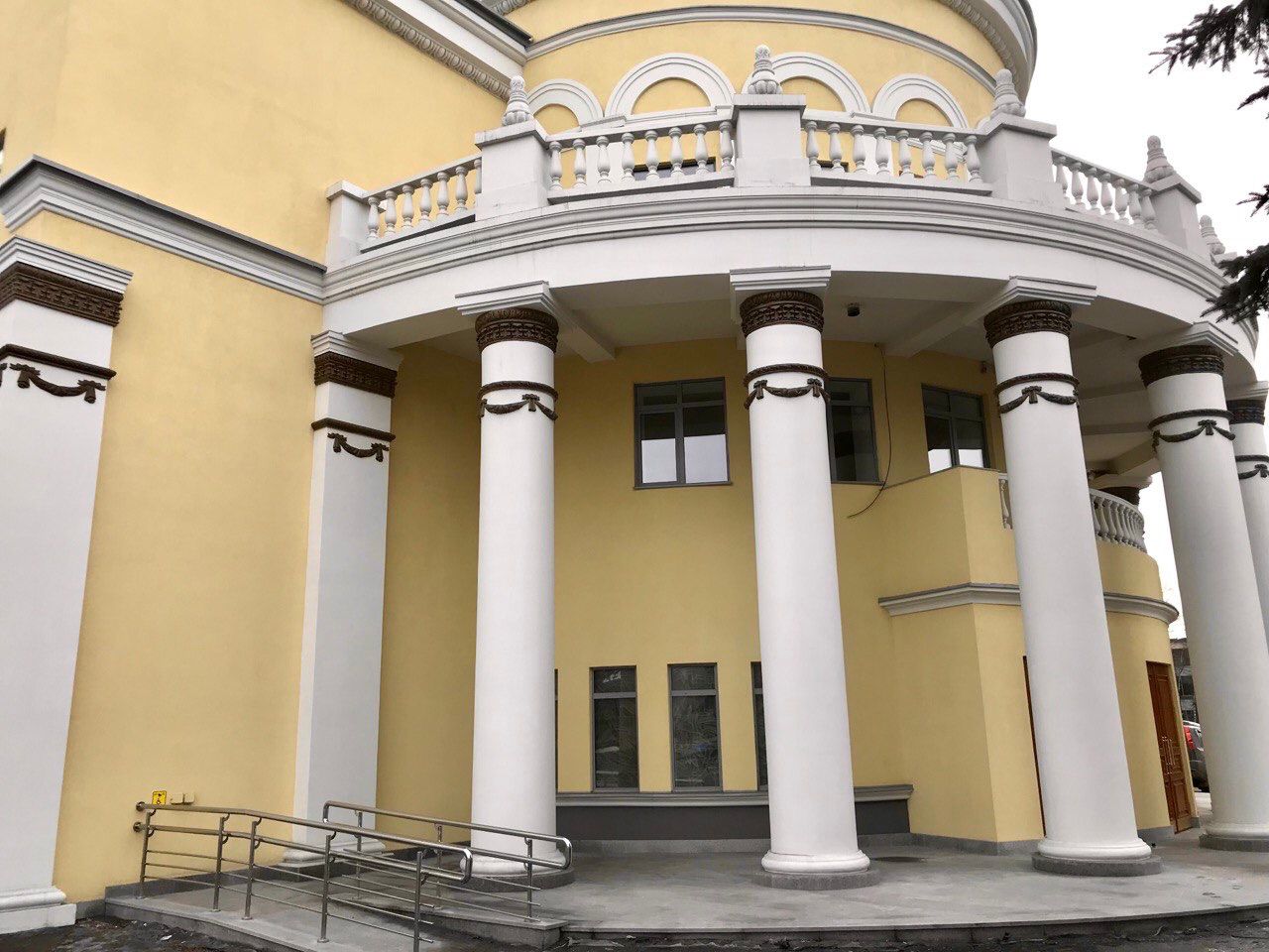 Здание кинотеатра «Коммунар» в Новокузнецке откроется после реставрации. В нём будет размещаться кукольный театр «Сказ»