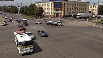 Фото: Власти прокомментировали ситуацию со сломанным светофором на кемеровском перекрёстке 1