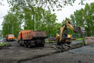 Фото: В Кемерове приступили к капремонту сквера у ДК в посёлке Боровой 2