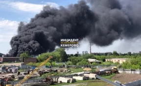 В Кемерове в районе рынка «Сотка» произошёл крупный пожар