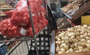 Власти Кузбасса опровергли сообщения об отсутствии лука в магазинах