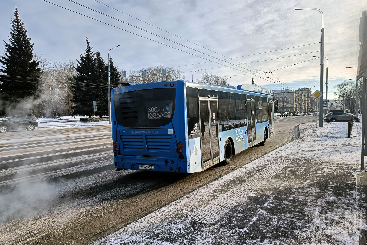 В Новокузнецке снова загорелся синий автобус