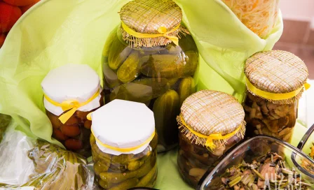 Диетологи назвали самые полезные консервы