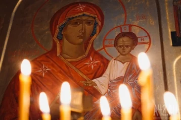 Фото: В Московской области 3 блогеров арестовали за непристойные действия с иконой и крестом 1