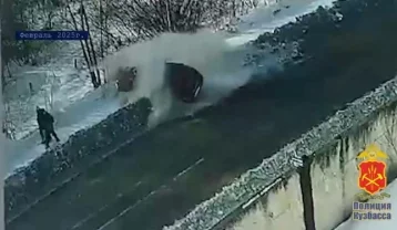 Фото: В Кузбассе водитель выпил бутылку водки, сел за руль и сбил двух пешеходов: дело ушло в суд 1