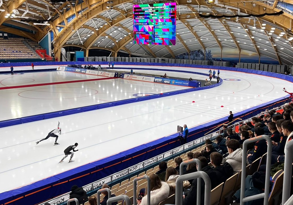 В Кемерове в ледовом дворце «Кузбасс» стартовал чемпионат России по конькобежному спорту