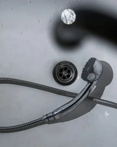 В Салаире 7 улиц, поликлиника, школа и 2 детских сада останутся без воды 9 января