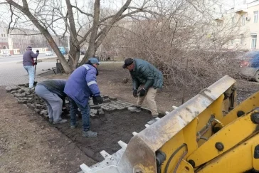 Фото: В Кемерове подрядчик приступил к ремонту сквера в Кировском районе 3