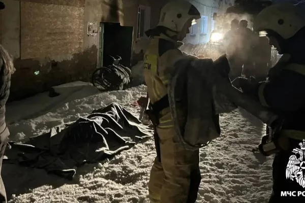 В Калтане два человека погибли при пожаре, возникшем из-за сигареты