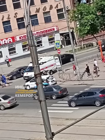 Фото: В Кемерове на перекрёстке сбили женщину 1