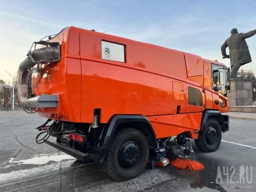 Фото: В Кемерове собрали новый дорожный пылесос: губернатор предложил мэру начать испытания 2
