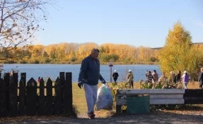 Кемеровчане собрали 5 тонн мусора рядом с Красным озером и рекой Томь
