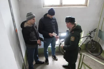Фото: Более 40 человек, ставших гражданами России в 2024 году, поставлены на воинский учёт в Кузбассе 1
