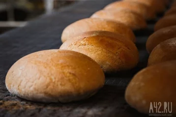 Фото: В кузбасской пекарне готовили хлеб из просроченных продуктов 1