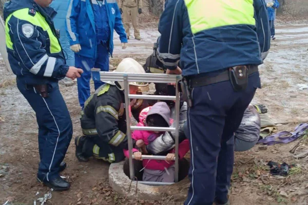 В Красноярском крае 10-летняя девочка провалилась в колодец
