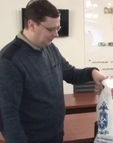 Кемеровчанину вручили видеорегистратор за снятое на видео нарушение