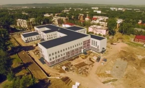 Замгубернатора рассказал о планах по окончанию строительства школы № 81 в Новокузнецке