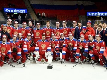 Фото: Российские хоккеисты получили Кубок Первого канала, обыграв всех соперников  1