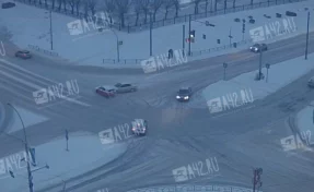 В Кемерове ДТП напротив здания Госавтоинспекции Кузбасса попало на видео