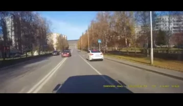 Фото: В Кемерове оштрафовали водителя Nissan, чуть не сбившего женщину 1