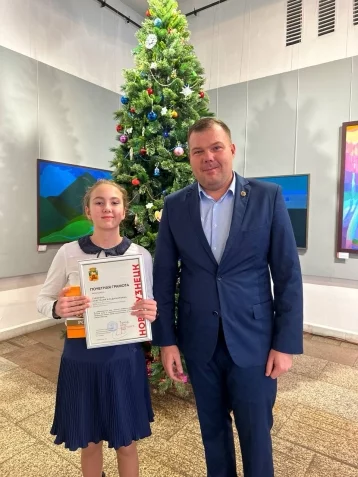 Фото: В Новокузнецке наградили шестиклассницу, которая спасла 5-летнего мальчика из воды 1
