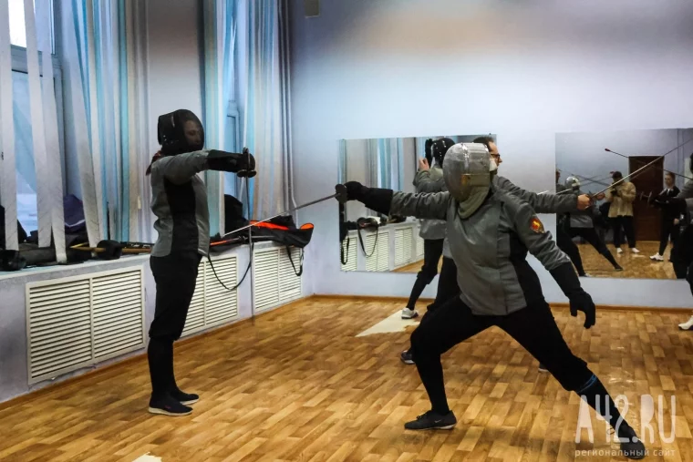 Фото: Сталь, пот и семья: зачем взрослые люди с ипотекой берут в руки меч 3