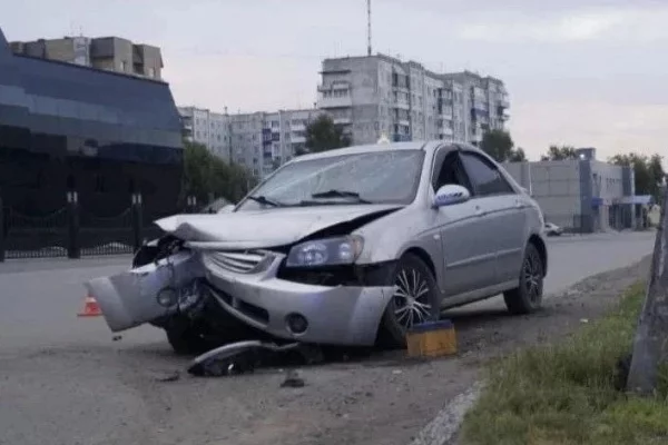 В Прокопьевске бесправник устроил смертельное ДТП с опорой ЛЭП: дело ушло в суд