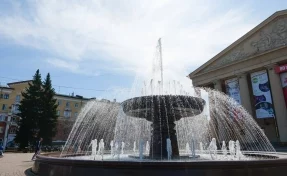 Первым в Кемерове после зимы заработал фонтан у драмтеатра