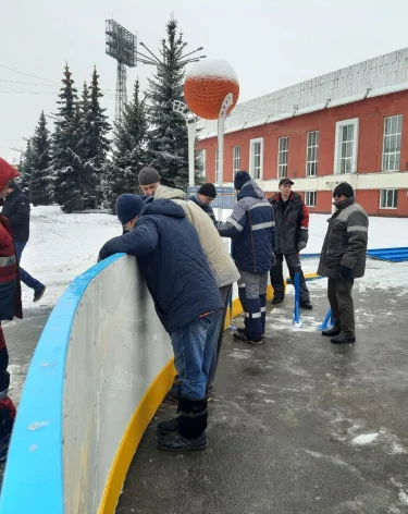 В Кемерове начали готовить первую зимнюю спортплощадку
