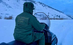 Два человека погибли, провалившись под лёд на снегоходе в Якутии