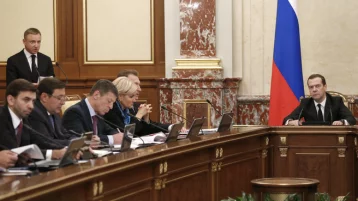 Фото: Правительство России ушло в отставку в полном составе 1