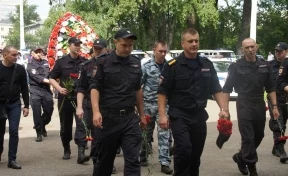 В Новокузнецке похоронили убитого в Чечне на блокпосту полицейского