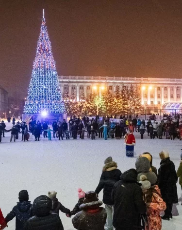 Ёлки, Дед Мороз и сотни артистов: по всему Кузбассу 1 декабря стартуют новогодние программы