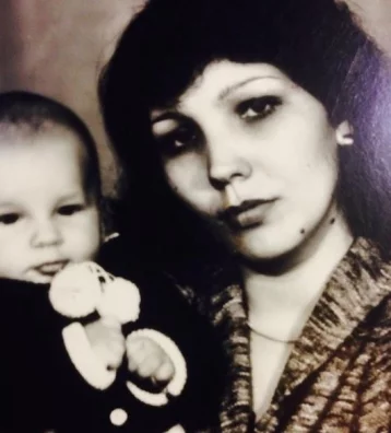 Фото: Баста выложил снимок с мамой в свой 41-й День рождения 1