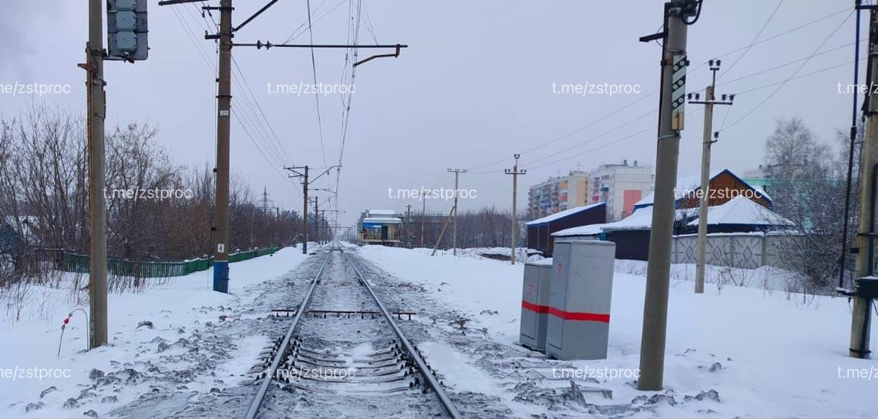 80-летняя женщина погибла под колёсами грузового поезда в Кемерове