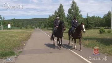 Фото: В Кемерове с начала сезона конная полиция пресекла 40 правонарушений 1