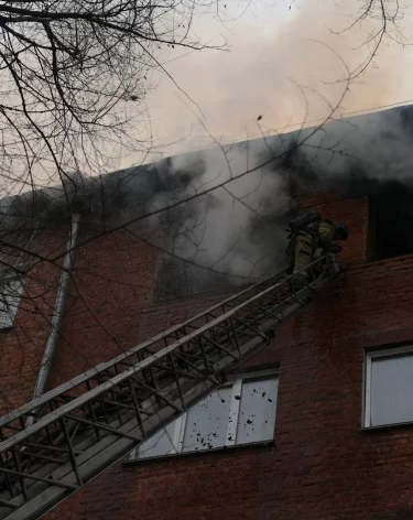В Кемерове и Новокузнецке произошли пожары в многоквартирных домах
