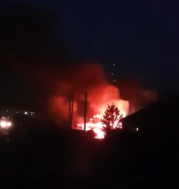 Фото: В Анжеро-Судженске серьёзный пожар в частном доме попал на видео 3
