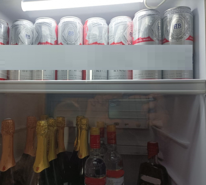 Кузбасские полицейские изъяли 30 литров алкоголя, продаваемого в сауне 