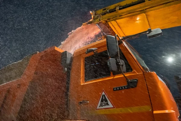 За сутки с улиц Кемерова вывезли 16 тысяч кубометров снега